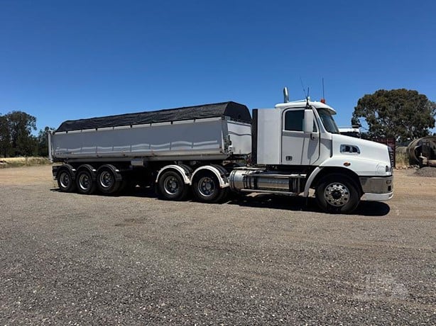 white Prime Mover Truck